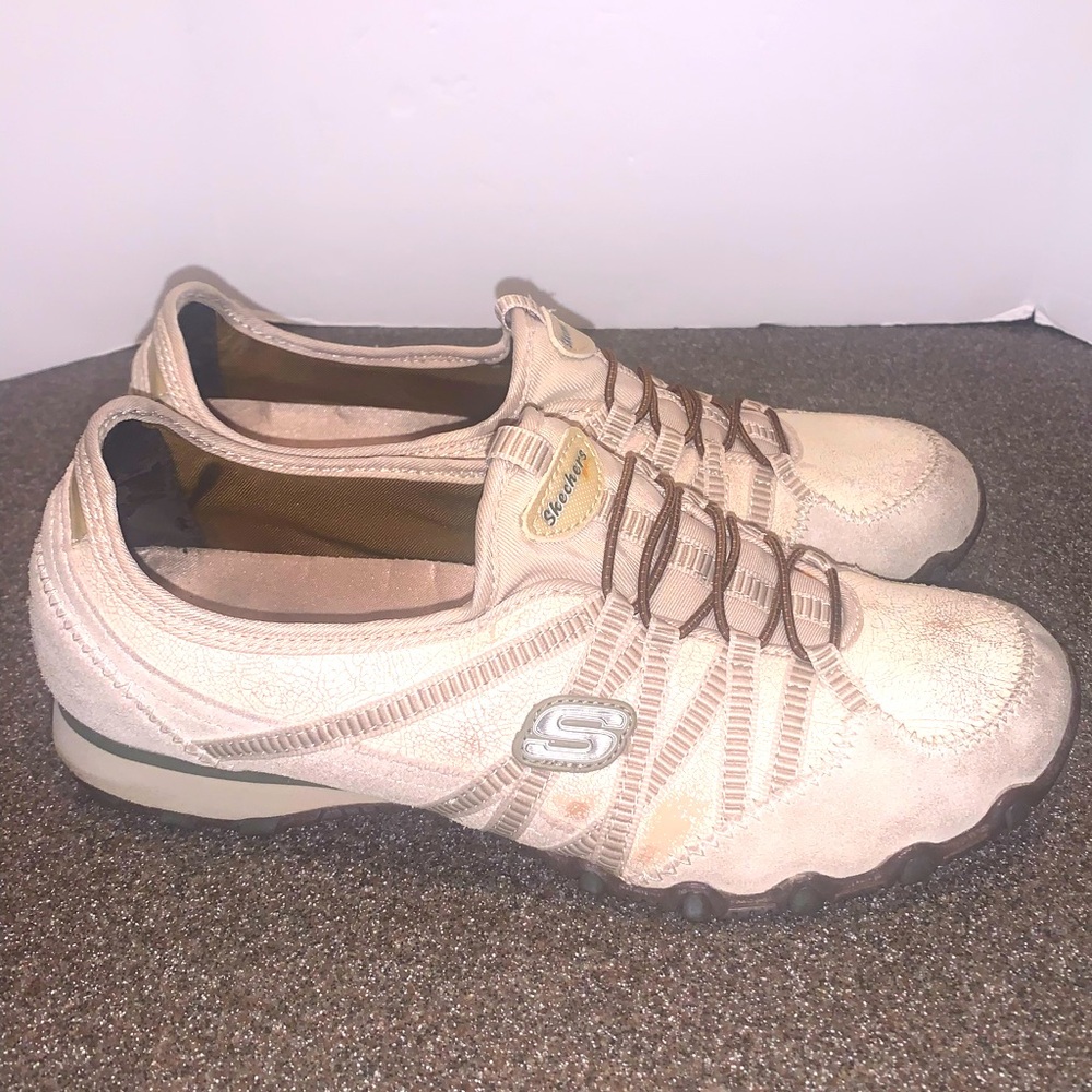 Skechers Women’s Sneakers/Walking Shoes Size 8.5